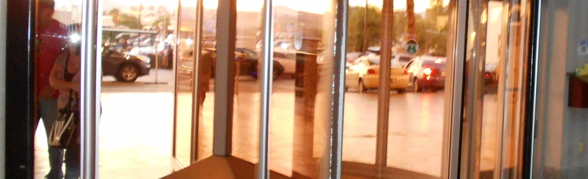 Storefront Glass Repair Cost in Valrico, FL